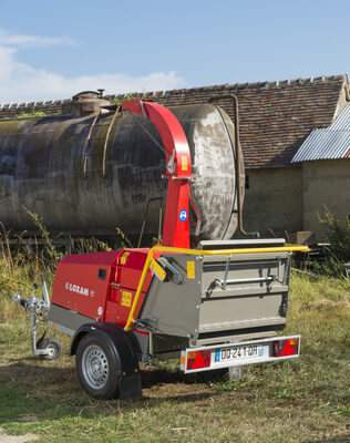 Natuurlijk! Hier zijn enkele LSI (Latent Semantic Indexing) en SEO-geoptimaliseerde zoekwoorden voor het product "Houtversnipperaar Diesel 35Pk": ### Primaire Zoekwoorden: 1. Houtversnipperaar Diesel 2. Diesel Houtversnipperaar 35Pk 3. Houtversnipperaar met 35PK motor 4. Professionele houtversnipperaar 5. Houtversnipperaar voor tuinonderhoud ### Secundaire Zoekwoorden: 1. Sterke houtversnipperaar 2. Hout versnipperen met dieselmotor 3. Houtversnipperaar voor landbouw 4. Houtversnipperaar voor professioneel gebruik 5. Diesel aangedreven houtversnipperaar ### Gerelateerde Zoektermen: 1. Tuinmachines diesel 2. Tuinonderhoud met houtversnipperaar 3. Houtrecycling met versn